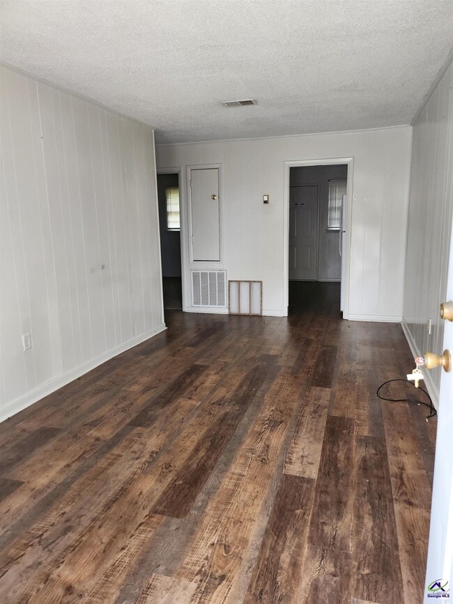 Photo - 1087 Booth Rd