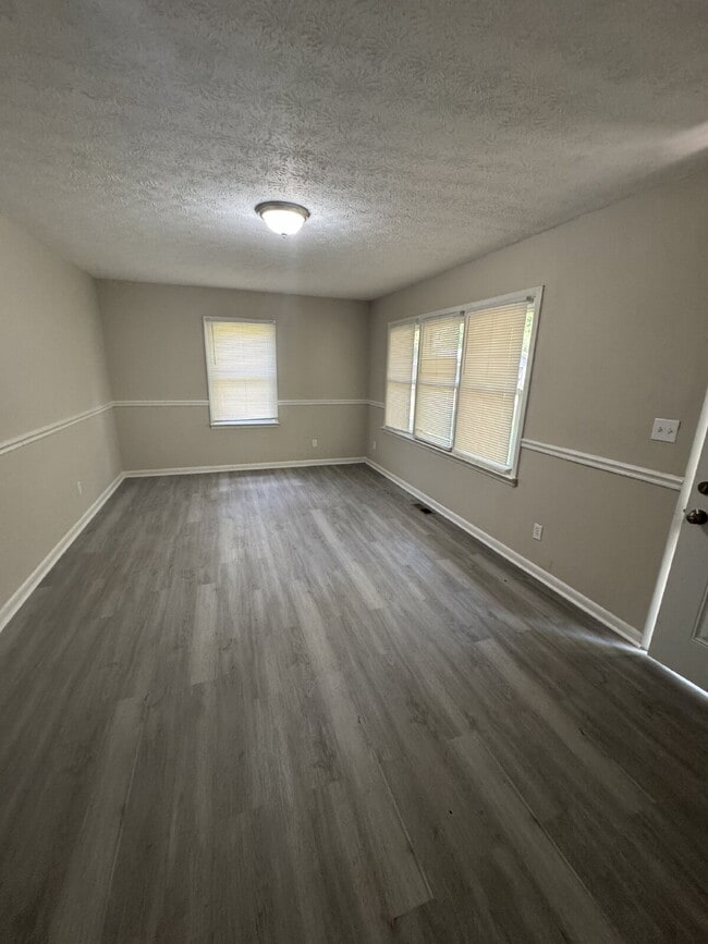 Photo - "Charming 3-Bed Oasis with 2 Full Baths on Brookview Drive – Your Perfect Talladega Retreat!"