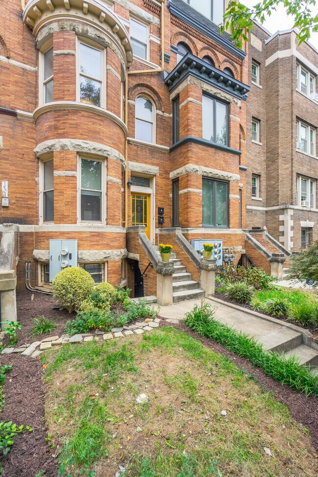 Photo - 1421 Girard St NW Unidad 2