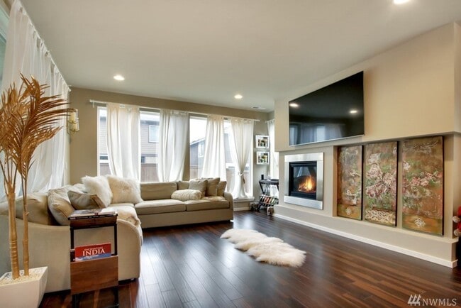 Photo - Auburn Lakeland Hills/Lakeview Community area 4 bedroom 2.5 bathroom home - Available May 1st, 2026