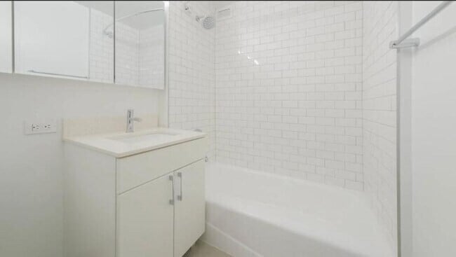475 9th Ave Unit 7M