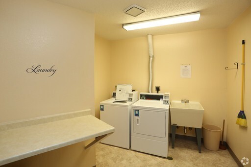 Photo - Island Place Apartments - On the River