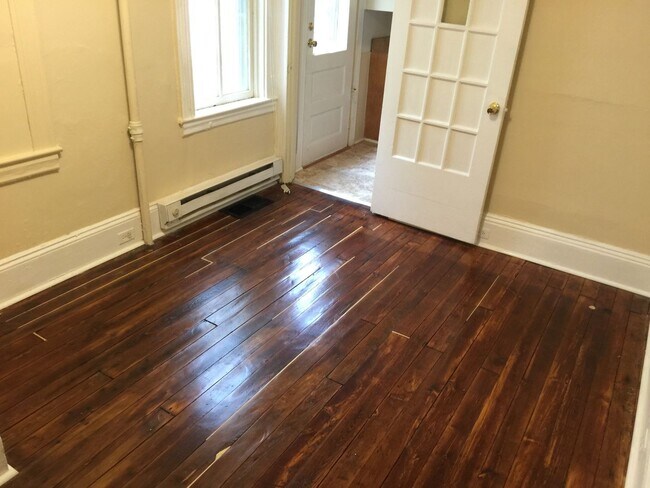 Photo - 654.5 Columbia Ave Unidad Apt 1