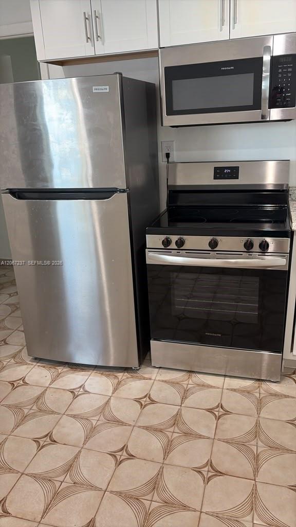 Photo - 170 E 46th St