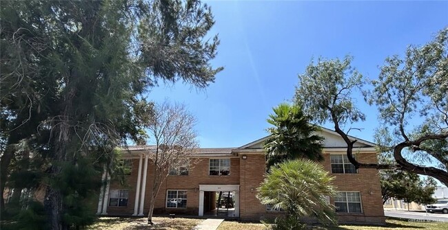 Building Photo - 815 Walnut Ave Unit 208 Rental