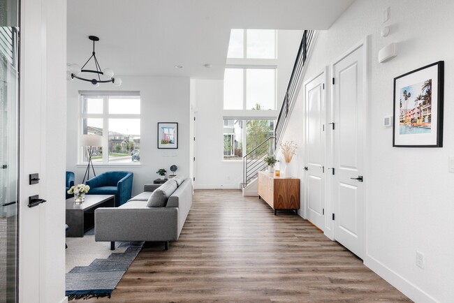 Photo - 6010 N Perth St