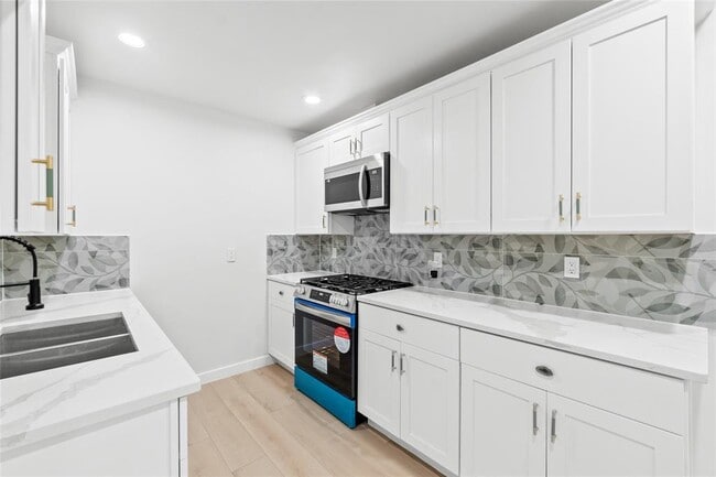 Photo - 106 E Lola Dr