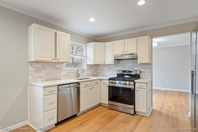 Photo - 33533 Rhonswood St