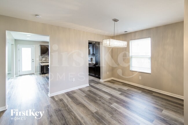 Photo - 413 Thoroughbred Dr