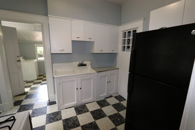 Photo - CENTRAL GARDENS BUNGALOW