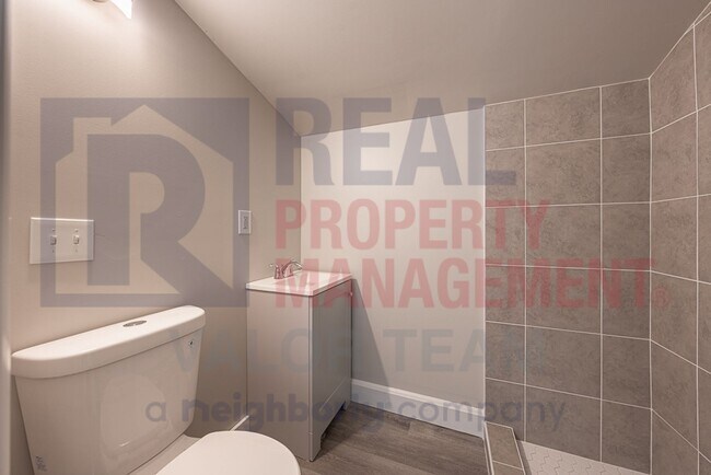 Photo - 1930 Coltman Rd Unit #4