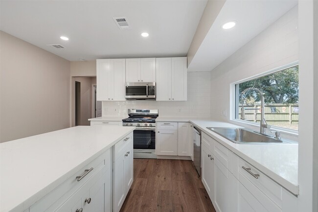 Photo - 1200 Adams St