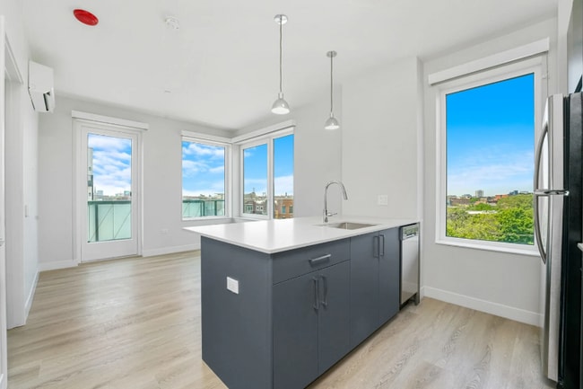 Photo - 1129 W Erie St