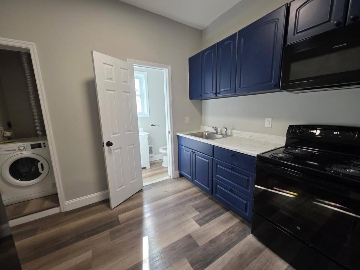 Photo - 176 Chelsea Ave Unit 2