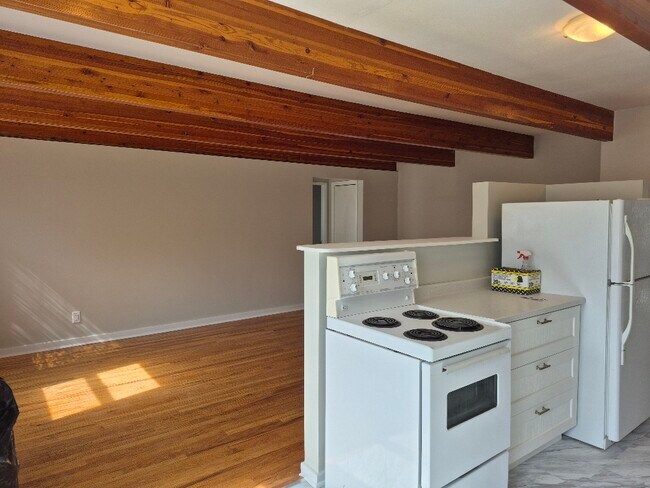 Photo - 1491 Government St