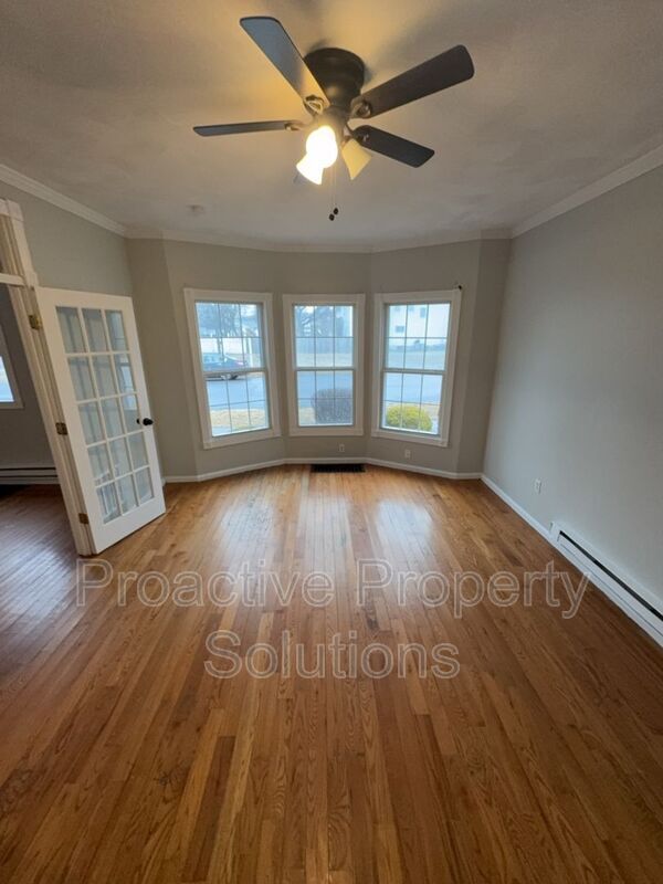 Building Photo - 746-748 River Street Rental