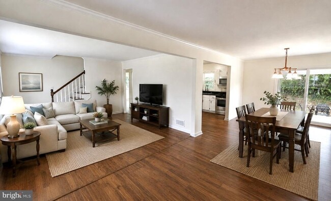 Photo - 307 Luther Rd