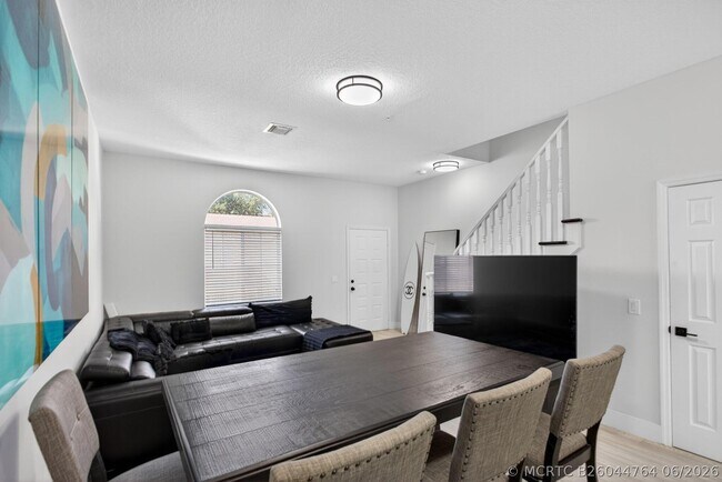 Photo - 2457 NE 14th St