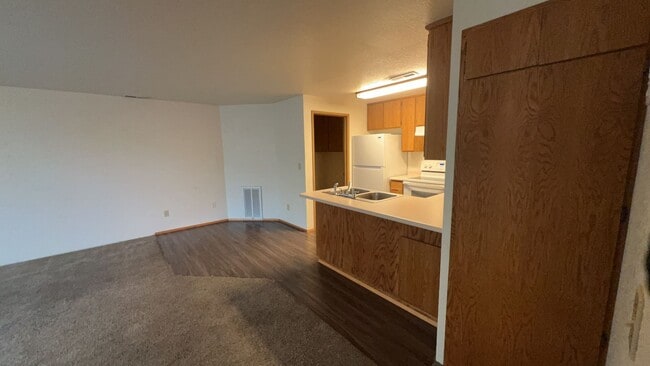 907 SE 8th St Unit A