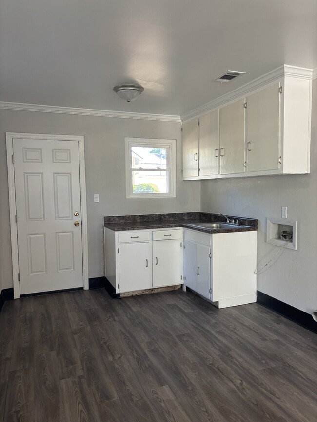 Photo - 1610 N Madison St