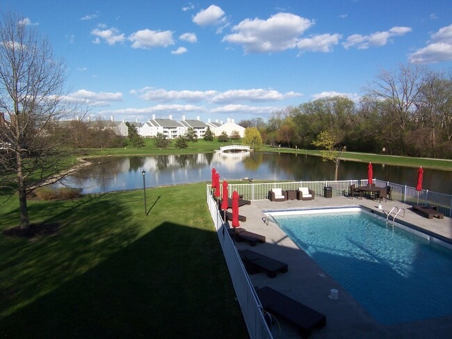 Building Photo - 111 Fieldcrest St Unit 205