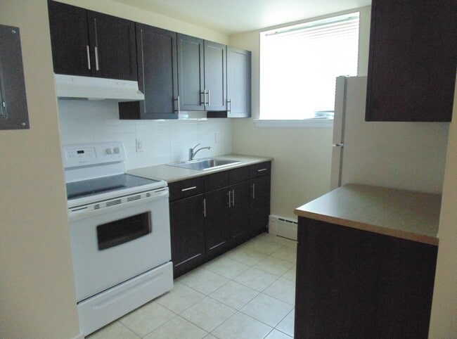 Photo - 160 Johnson Ave West