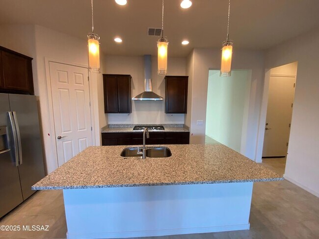 Photo - 635 E Kalalau Dr