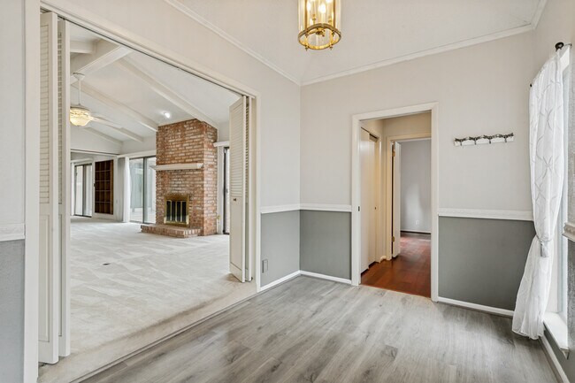 Photo - 6223 Meadow Grv