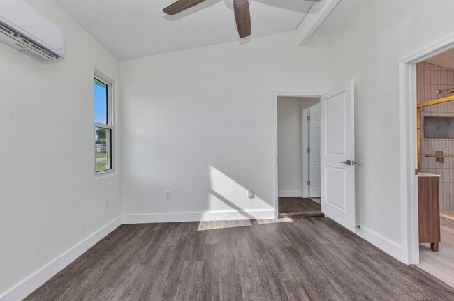 Photo - 1611 Sheehan Blvd