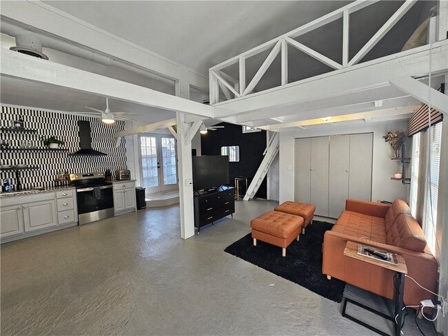 Building Photo - 74 Boulevard SE