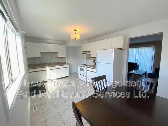 34 Little Wedeene St