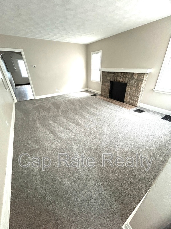 Photo - 1366 Duxberry Ave