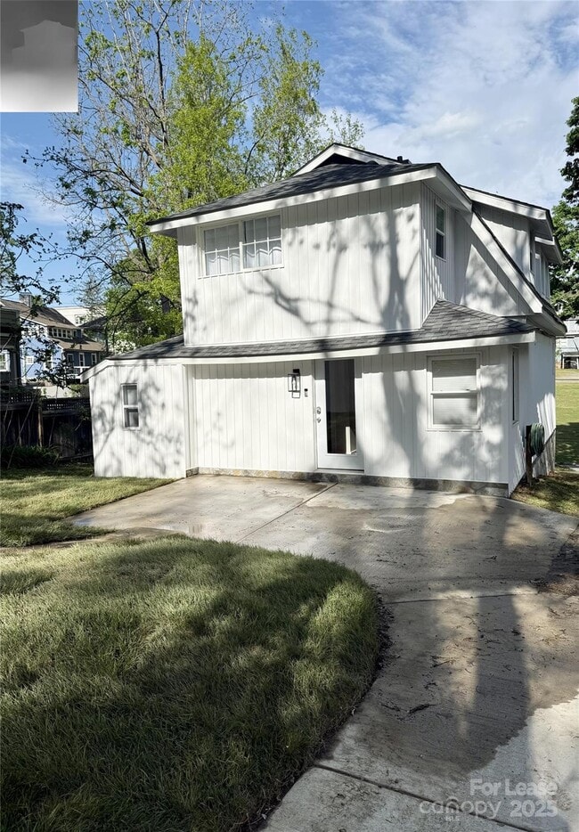 Photo - 102 Holland St