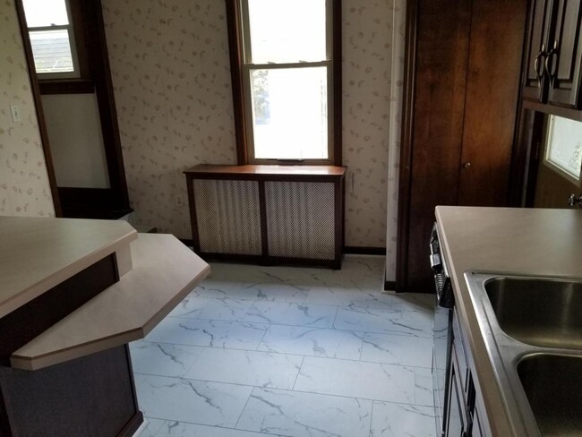 Photo - 214 Palliser St