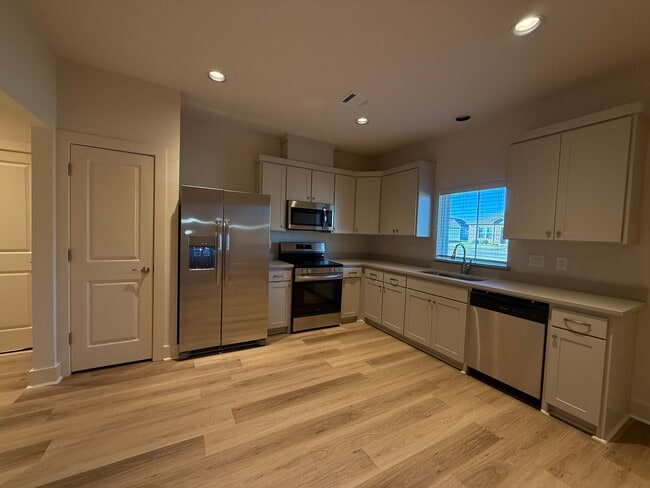 Photo - 104 Kirkland St