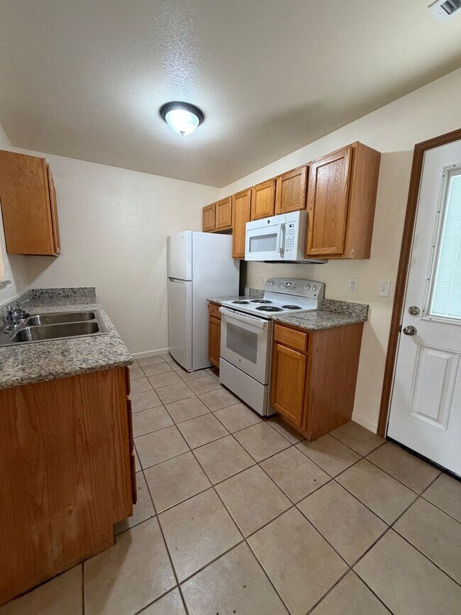 1416-1418 Greensboro Dr.