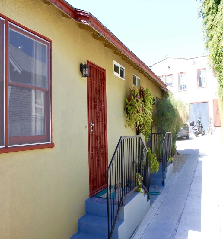 Photo - 713 N Vendome St