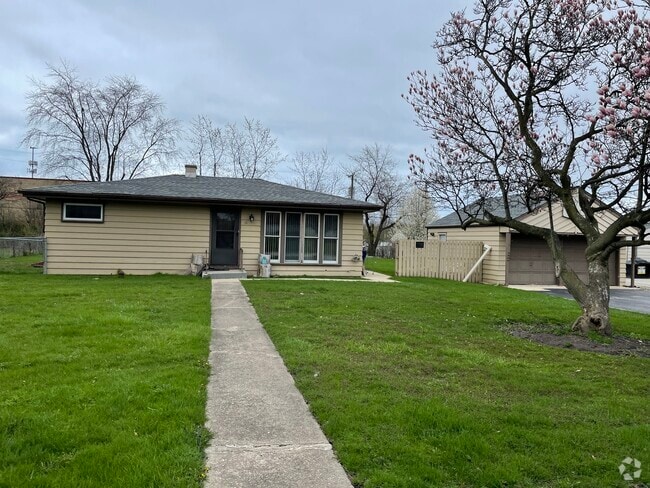 Building Photo - 11 Shagbark Rd Rental