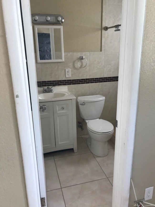 Photo - 3071 SW 27th Ave Unit 14