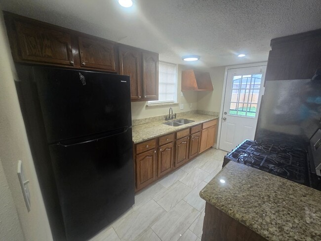 Photo - Spacious 5 Bedroom Single Home with Modern Comforts and Great Outdoor Space