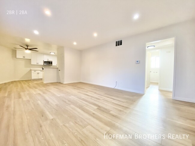 Photo - 10741 Moorpark St Apartment Unit 12