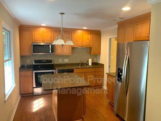Photo - 1114 Glenshannon Rd