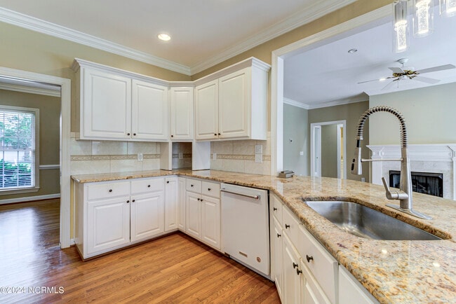 Photo - 3128 Braemar Ln