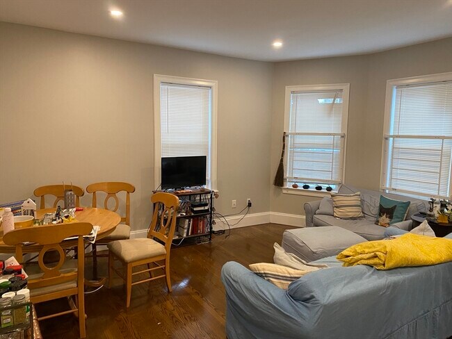Photo - 71 Hillside St Unit 1