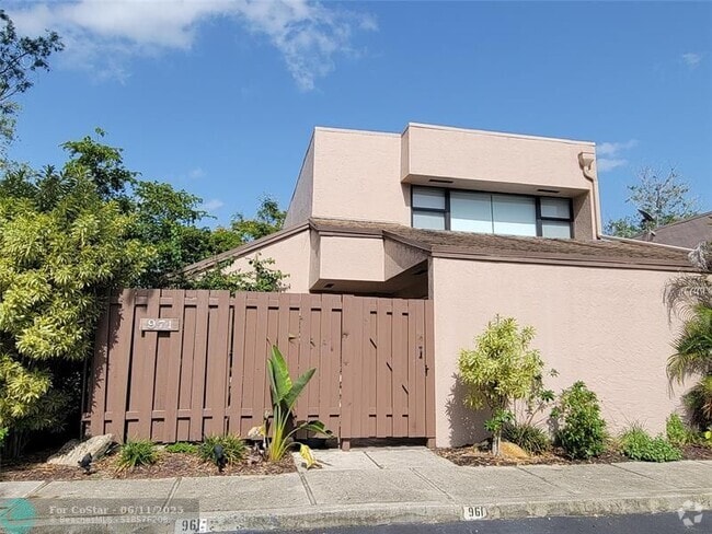 Building Photo - 971 NW 122nd Terrace Rental