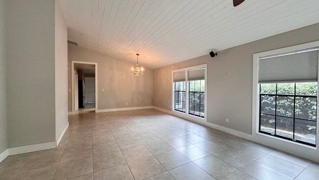 Photo - 241 Hummingbird Ln