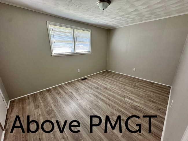 Photo - Duplex 2 bedroom- 1 Bath Unit 396 Sequoia Dr