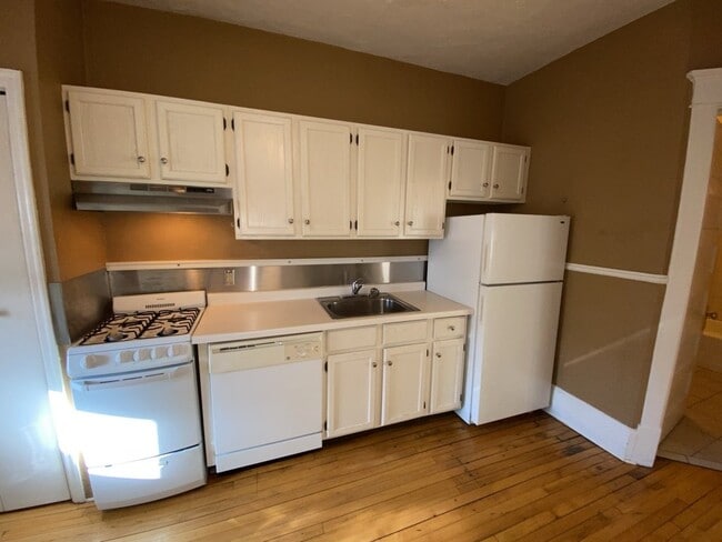 Photo - 1 Bed 1 Bath Historic Preserved Douglas Ap... Unidad 3