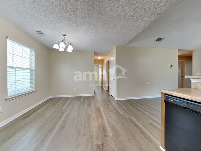 Photo - 7 Willow Lakes Dr