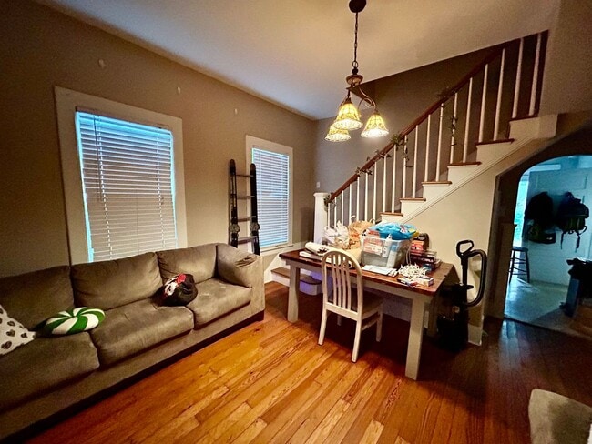 340 Oldham Ave